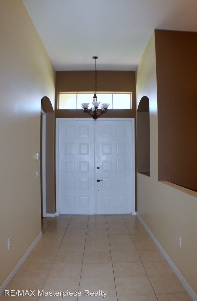 Building Photo - 3 br, 2 bath House - 625 SW Long Key Court