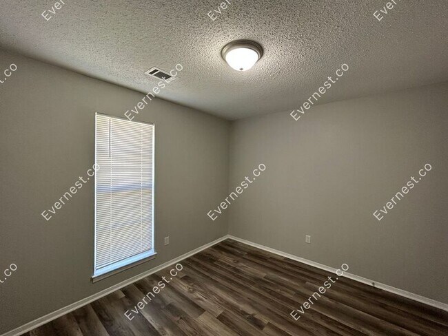 Foto del edificio - 6260 Somerset Dr