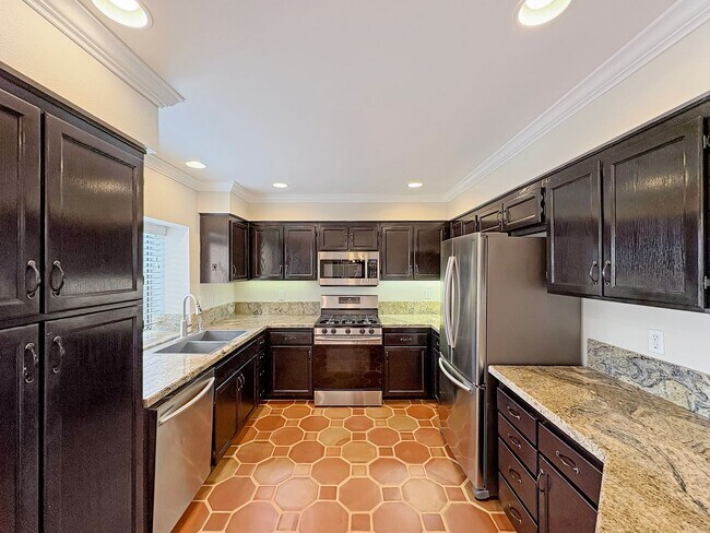 Building Photo - Charming 3B/2BA Oceanside Retreat with Mod...