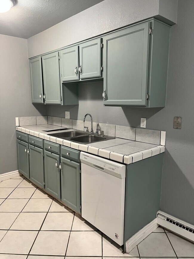 Foto del edificio - Beautiful 1 Bed Condo at Mississippi & 225!