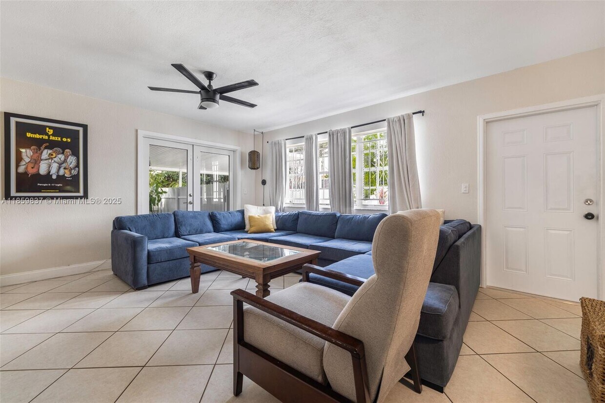 Foto principal - 2928 SW 5th St
