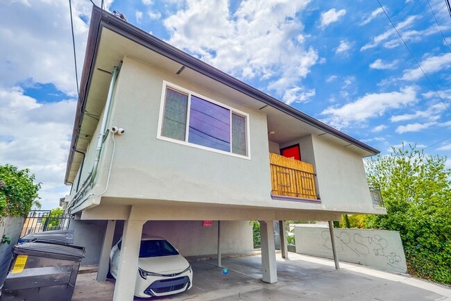 Vista trasera - Stylish Mid-Century Building in West Adams...