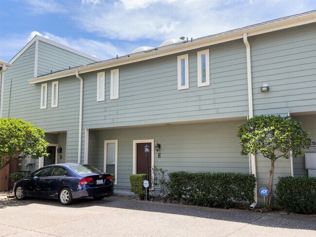 Foto del edificio - 4225 Purdue St