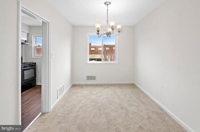 Foto del edificio - 7827 Eastdale Rd