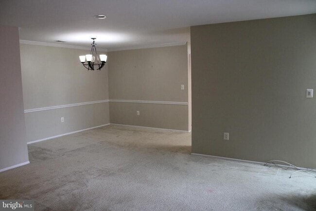 Foto del edificio - 8040 Needwood Rd