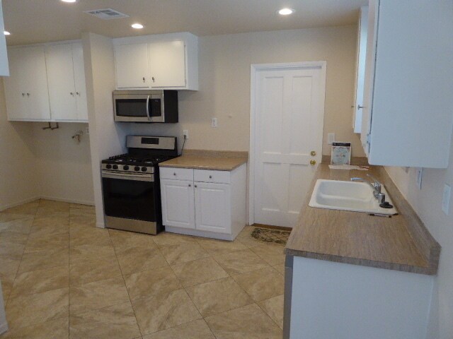 Foto del edificio - COMING SOON! Beautifully Remodeled Single-...