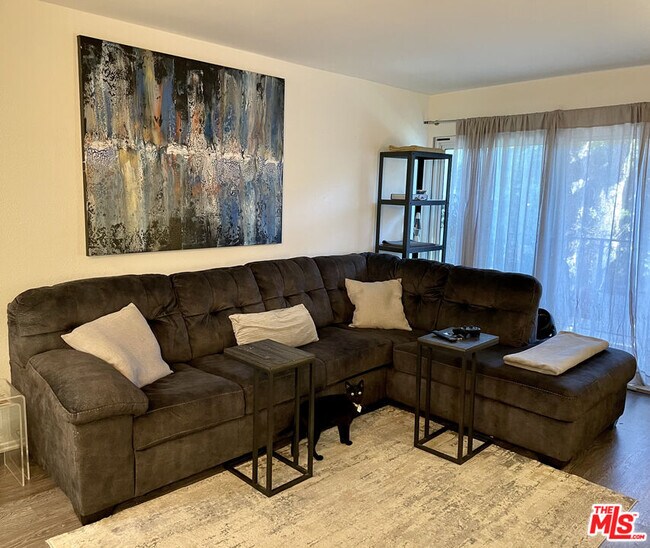 Foto del edificio - 8163 Redlands St