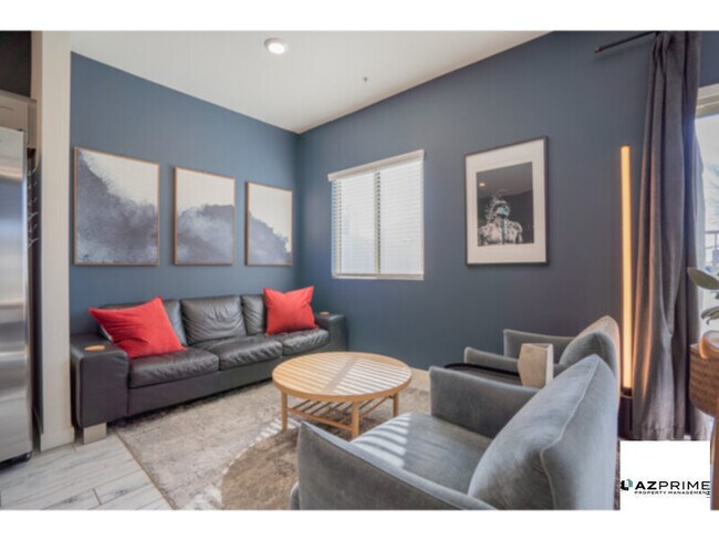 Building Photo - Upgraded 2/2.5 Phoenix Townhouse!