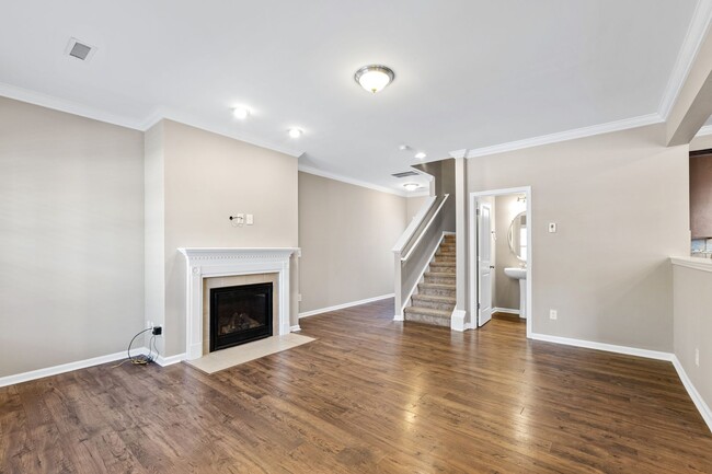 Foto del edificio - End-Unit 3-Bedroom Gem in Morrisville!