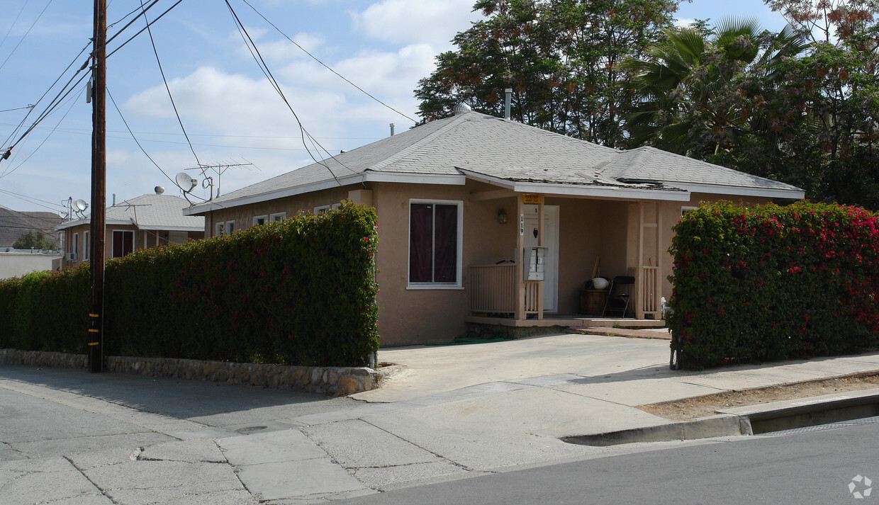 Primary Photo - 119 E Prospect Ave