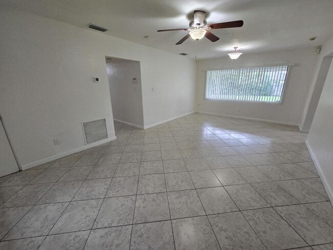 Photo - 917 Fremont Ave House