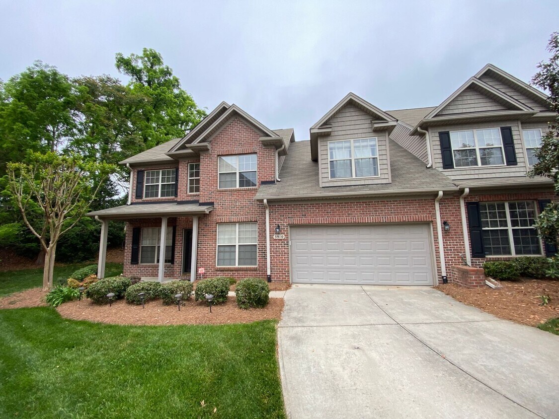 Primary Photo - Townhome in a great location!
