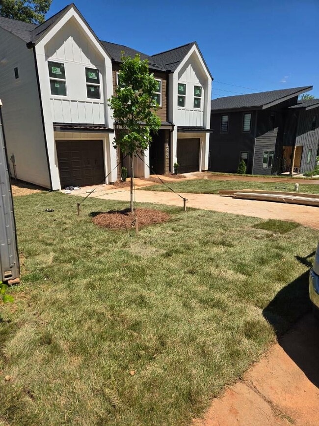 Building Photo - New Construction!