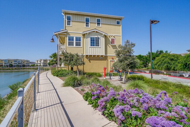 Foto del edificio - 650 Bair Island Rd