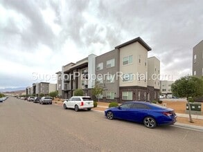 Building Photo - 5801 S Garnet Dr