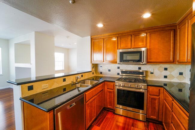 Photo - 1702 Northshore Dr Townhome