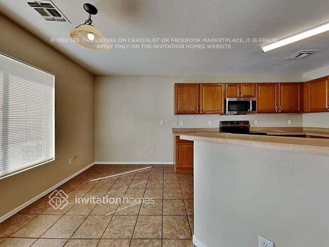 Building Photo - 22388 W La Vista Cir