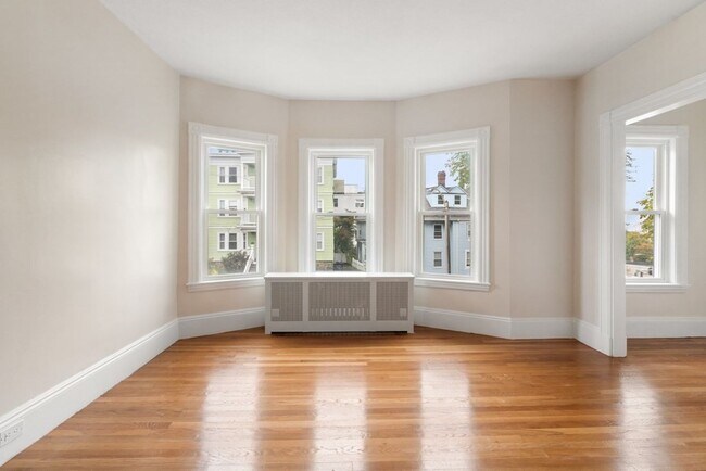 Building Photo - 14 S Munroe Terrace