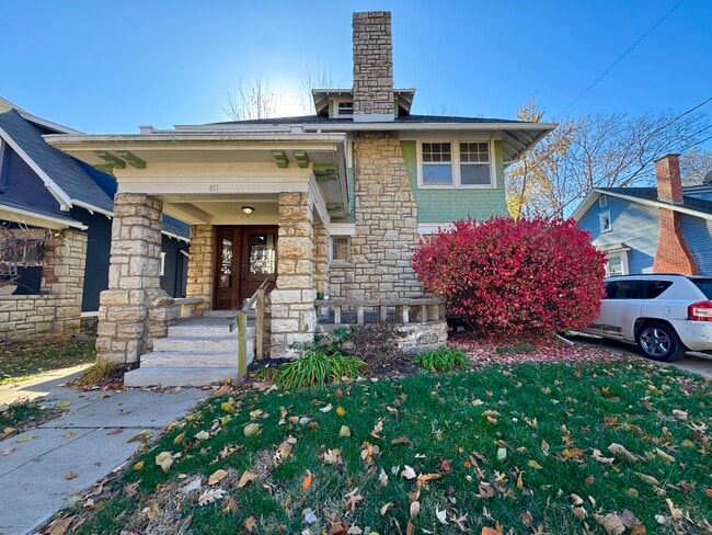 Building Photo - 811 E 39th St