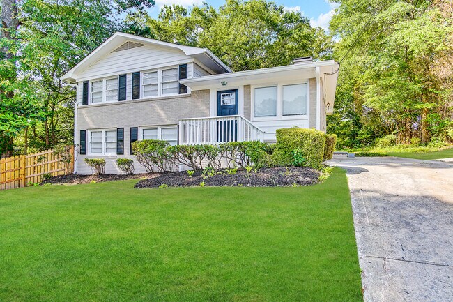 Building Photo - 3940 Rutgers Dr Sw