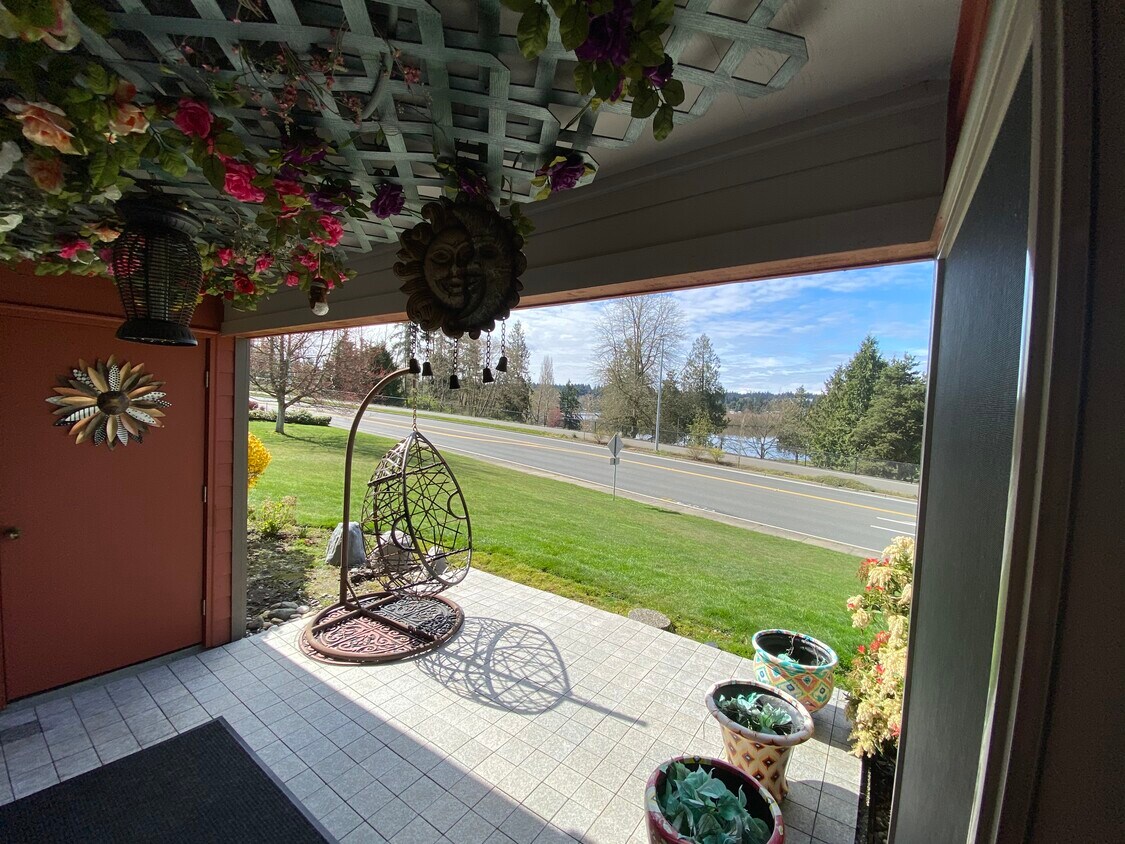 23509 Lakeview Dr Unit A104, Mountlake Terrace, WA 98043 Condo for