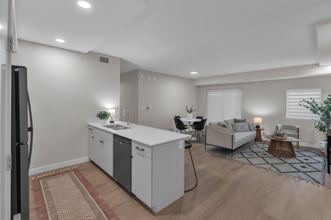 Building Photo - 939 Chancellor Drive