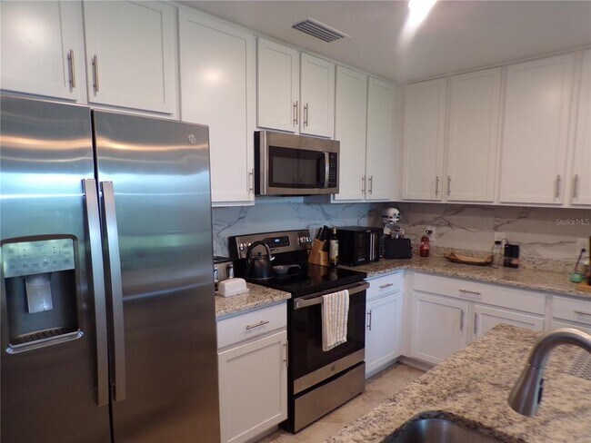Foto del edificio - 14051 Heritage Landing Blvd