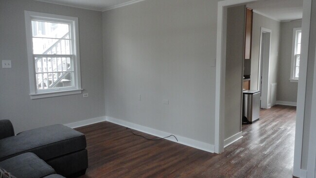 Building Photo - 33 W Benton Ave