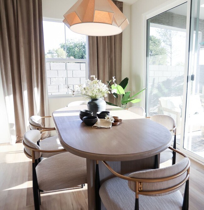 Foto del edificio - 2 Weeks Free - Gated Community / Pet Friendly / Newly Built - in Central Phoenix