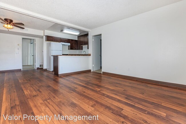 Building Photo - 1006 Del Dios Rd