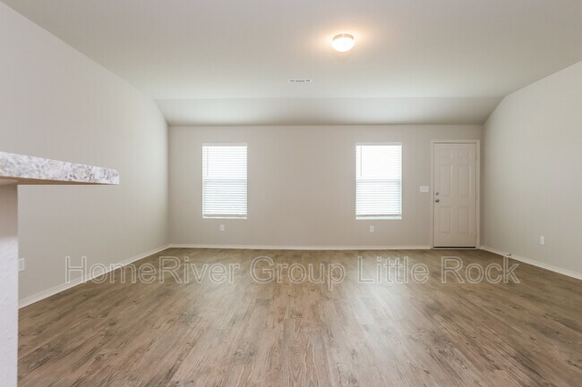 Building Photo - 1091 Huntington Dr