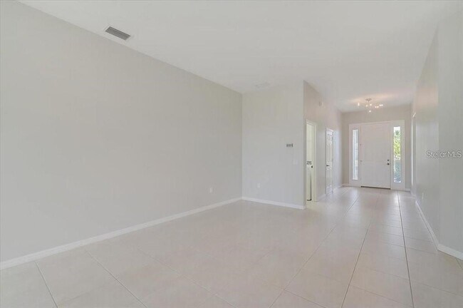 Building Photo - 15210 Blue Fish Cir
