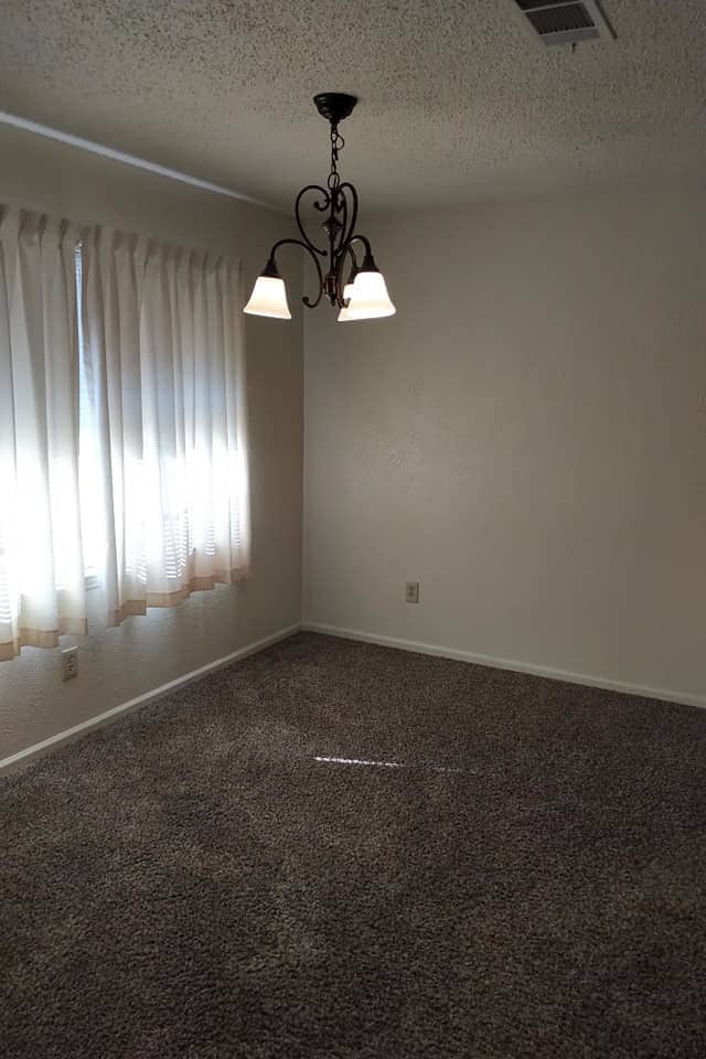 Dining room - 1523 E Beverly Dr