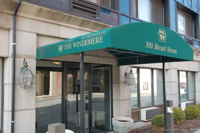 Primary Photo - 300 Broad St
