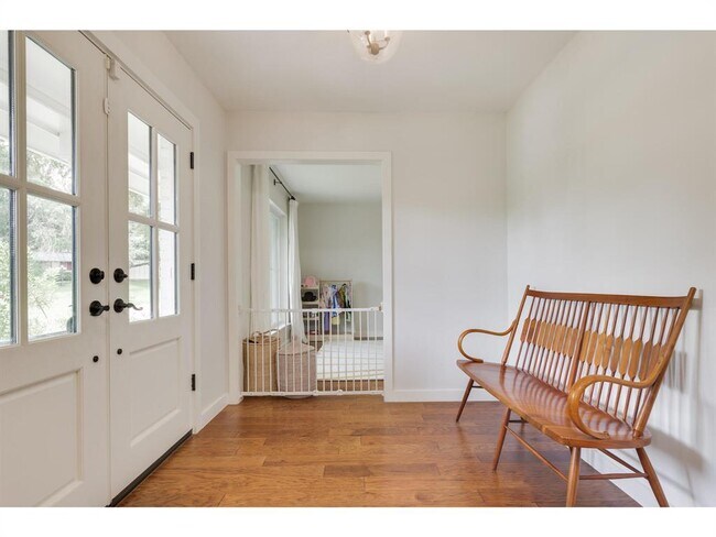 Foto del edificio - 8700 Mountainwood Cir