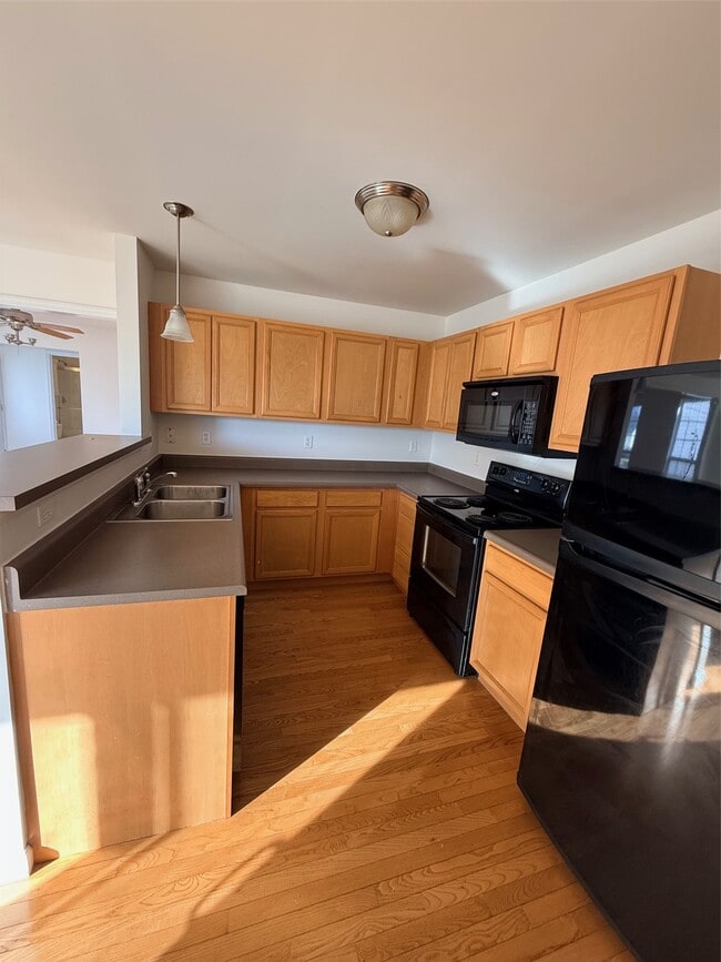 Building Photo - 213 Countryshire Dr