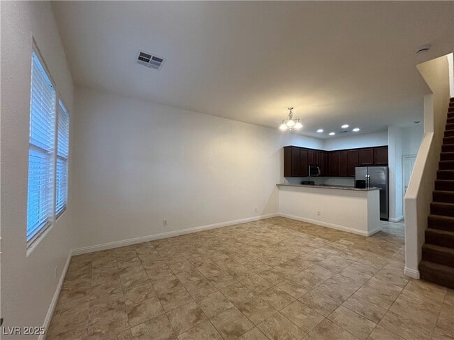 Foto del edificio - 7584 Nicklin St