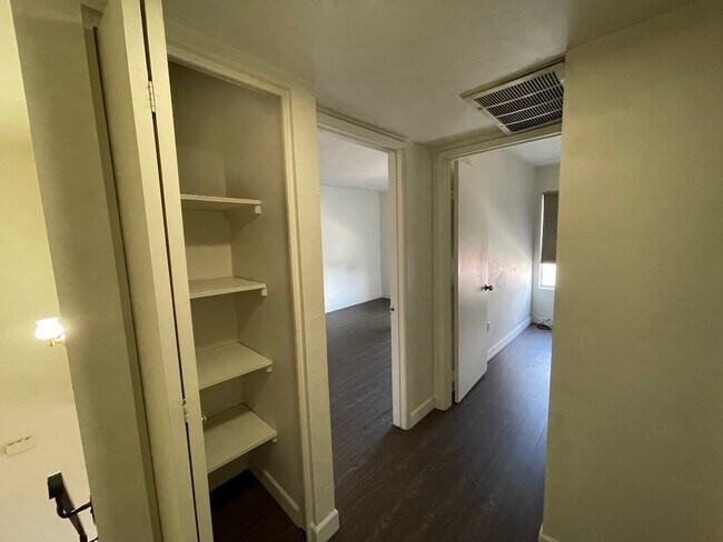 Foto del edificio - 5972 W Golden Ln