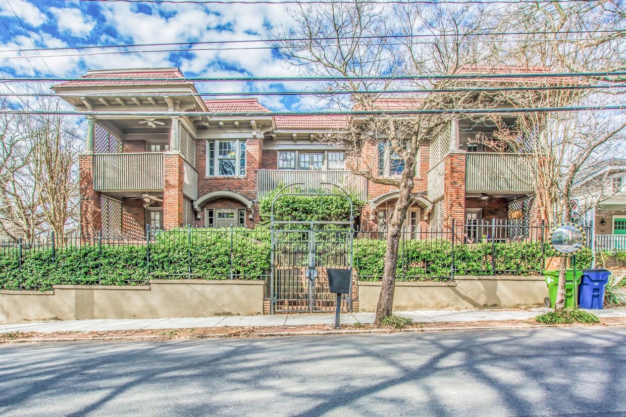 Primary Photo - Charming 1 bed/1 bath in Poncey Highlands!