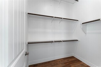 Building Photo - 3710 Highcliffe Dr