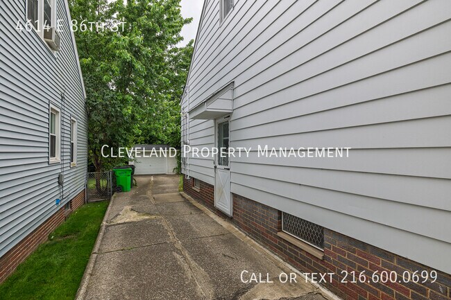 Foto del edificio - 4614 E 86th St