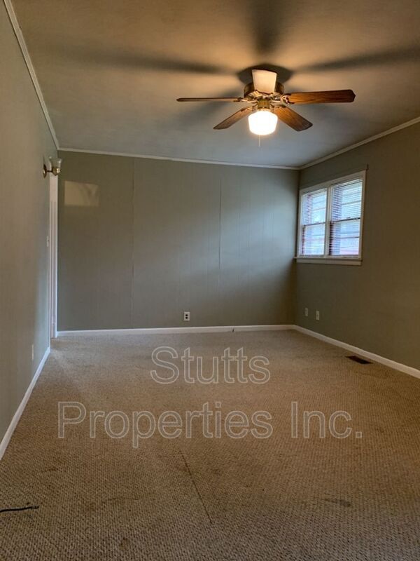 Building Photo - 76 Underwood Dr