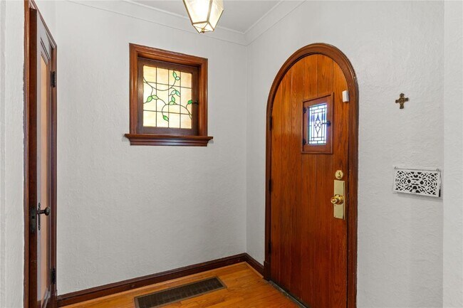 Foto del edificio - 5257 Oleatha Ave