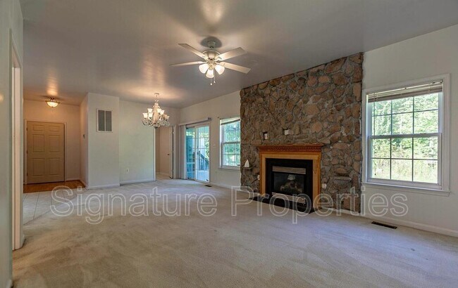 Building Photo - 8619 Worman Dr