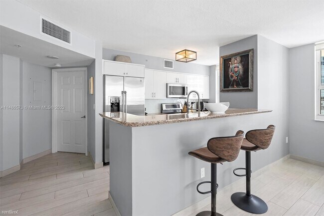 Foto del edificio - 2 br, 2 bath Condo - 1155 Brickell Bay Dr ...