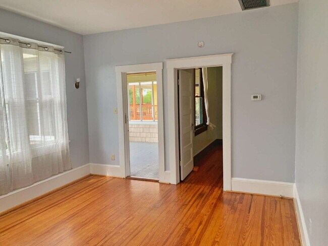 Foto del edificio - 2BR | 1 BA Historic Downtown, Walk to Flag...