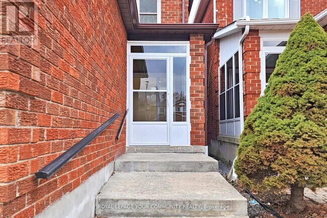 Photo du bâtiment - 136 Woodcroft Ln