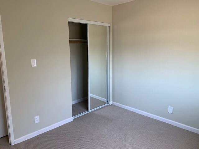 Building Photo - 367 Catamaran St