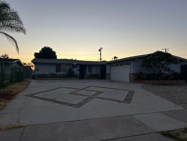 Building Photo - 11561 Lenmar St