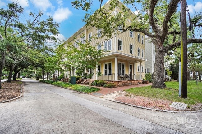 Building Photo - 718 Tattnall St